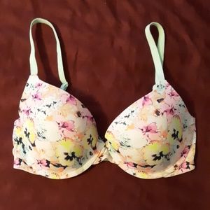 PINK Victoria's Secret Bra 34D